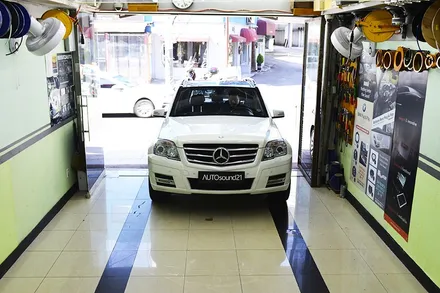 벤츠 GLK 220d 2012년식▶ AUX 개조 및 음질전용 블루투스, 사운드업 헤드켑을 장착하였으며 사운드에 매우 놀라셨습니다. / 서울 마포구 신수동