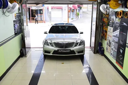 벤츠 E63 AMG 2010년식▶ 음질 최강 블루투스와 SOUND UP헤드켑 + 4K 블랙박스 작업. / 서울 마포구 신수동