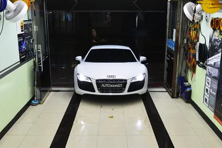 아우디 R8 2010년식▶ 음악을 플레이하는 스피커도 중요하지만, 그보다 가장 중요한것은 입력(Input)신호 입니다. / 서울 마포구 신수동