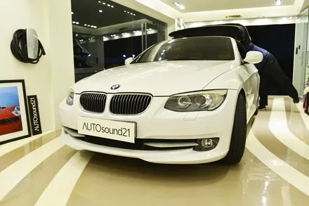 BMW 335i 컨버터블 2010년식▶ 홈용에서 사용하는 최고음질 블루투스를 차량에 장착합니다. 음질전용 블루투스와 헤드켑 작업. / 서울 마포구 신수동