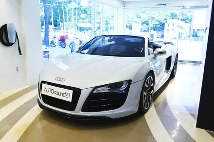 아우디 R8 스파이더 2011년식▶ WTX-700 하이파이 블루투스 + 하이브리드 파워켑으로 점화플러그 및 모든 전기 사용처 업그레이드 / 서울 마포구 신수동