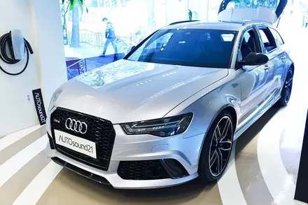 아우디 RS6 2018년식▶ 고성능 차량의 전기 성능, 전압 안정성을 높입니다. 하이브리드 파워켑 8F 제품 장착 / 서울 마포구 신수동