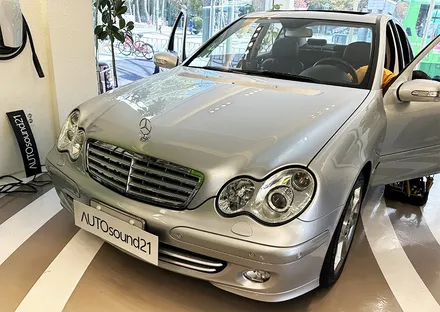 벤츠 C클래스 C230 2006년식▶ AUX가 없어도! 헤드유닛 개조 후 WTX-700 블루투스 + 사운드업 헤드켑 / 서울 마포구 신수동