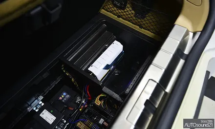 포르쉐 파나메라 4S 2011년식▶ USB to AUX 제품으로 옥스를 생성한 뒤 어빌리티 음질전용 블루투스를 장착합니다. / 서울 마포구 신수동