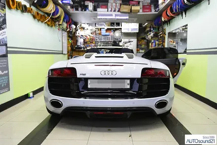 아우디 R8 스파이더 V10 2012년식▶ 하이브리드 파워켑 30F + 비위드 RT-1 음질전용 블루투스 = 최강 가성비의 순정 카오디오 업그레이드 / 서울 마포구 신수동