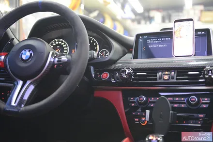 BMW X5 M 4.4 2018년식▶ 하이브리드 파워켑 30F 장착과 더불어 어빌리티 블루투스를 장착하여 최상의 원음구현력을 만듭니다. / 서울 마포구 신수동