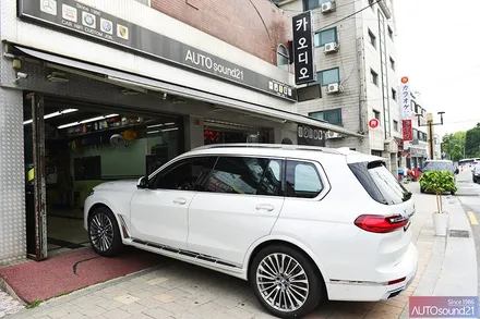 BMW X7 2020년식▶ 오토사운드21의 USB 옥스생성기와 Sound UP 헤드켑으로 신차 필수구매 제품을 확인하세요. / 서울 마포구 신수동