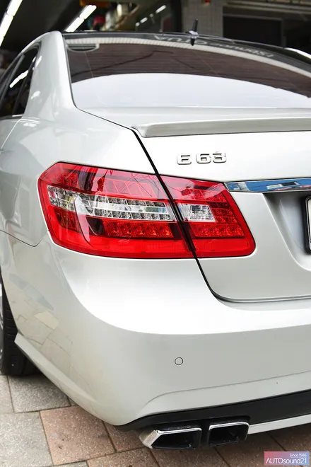 벤츠 E63 AMG 2010년식▶ 음질 최강 블루투스와 SOUND UP헤드켑 + 4K 블랙박스 작업. / 서울 마포구 신수동