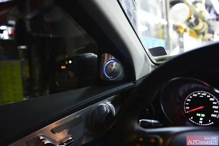 벤츠 GLC 350e 2019년식▶ 부메스터st 전동 트위터에 최고급 DATASAT D31P 프리미엄 트위터 스피커 삽입 + 사운드업 헤드켑 / 서울 마포구 신수동