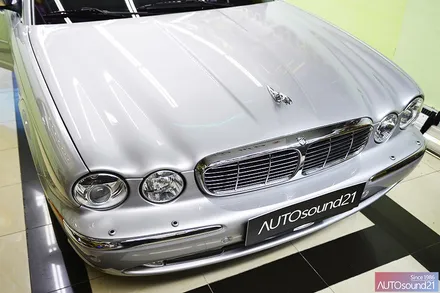 재규어 XJ8 2003년식▶ 프론트스피커 포칼 세트 교체에 이어, 리어채널도 포칼 스피커로 교체합니다. / 서울 마포구 신수동