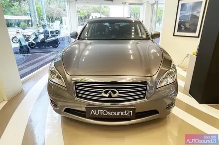 인피니티 M37 2010년식▶ USB TO AUX 로 옥스를 생성 후, 음질전용 블루투스 및 헤드켑을 장착합니다. / 서울 마포구 신수동