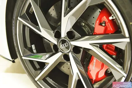 아우디 R8 스파이더 2022년식▶ Hybrid Power Cap 30F 을 장착하여 차량 전체의 전기 성능을 안정화 시킵니다. / 서울 마포구 신수동