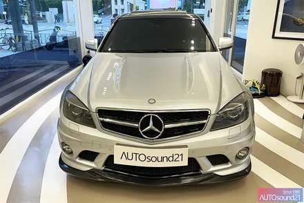 벤츠 C63 AMG 2009년식▶ 프론트 2웨이 스피커를 소닉디자인의 단단한 사운드로 업그레이드 합니다. / 서울 마포구