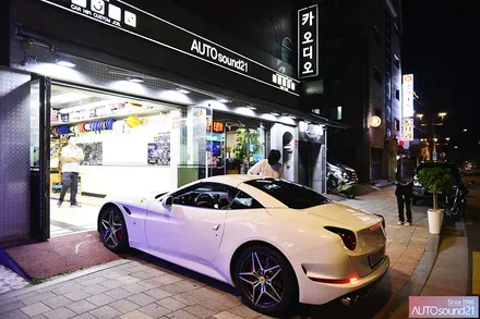 페라리 캘리포니아T 2015년식▶ 모렐 38주년 한정판 스피커 + DLS 파워앰프 + 하이브리드 파워켑 30F 작업. / 서울 마포구 신수동