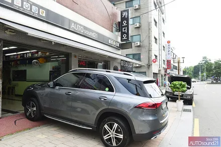 벤츠 GLE 300d 2020년식▶ 신차출고 하루만에 사운드가 답답하셔서 방문하신 고객님, 데이터셋 스피커로 교환 하셨습니다. / 서울 마포구 신수동