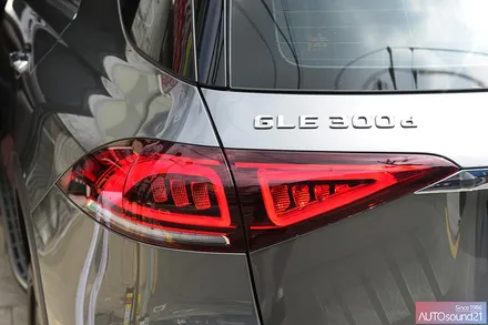 벤츠 GLE 300d 2020년식▶ 신차출고 하루만에 사운드가 답답하셔서 방문하신 고객님, 데이터셋 스피커로 교환 하셨습니다. / 서울 마포구 신수동