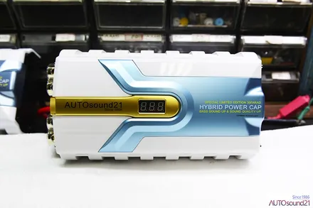 벤츠 GLE 250d 2019년식▶ 차량 전용 USB to AUX 생성기+ 하이브리드파워켑 30페럿을 장착합니다. / 서울 마포구 신수동
