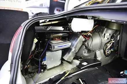 BMW 7시리즈 735Li 2005년식▶ AUX 개조 및 음질전용 블루투스 및 헤드켑 작업. / 서울 마포구 신수동