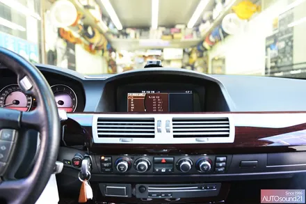 BMW 750Li 2008년식▶ 오디오가 나오지 않는다면 커맨드, 헤드유닛, 앰프 전체적인 점검 후 수리하세요. / 서울 마포구 신수동