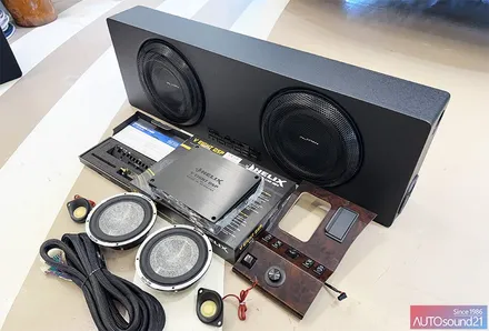 벤츠 지바겐 G320 2000년식▶ 헬릭스 V8 DSP를 기준으로 포칼 스피커와 글라덴 모스코니 서브우퍼를 장착합니다. / 서울 마포구 신수동
