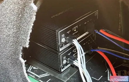 BMW 미니 쿠퍼 해치백 2021년식▶ 독일 매치의 서브우퍼 & 이태리 모스코니 앰프 를 장착하여 서브우퍼를 완성합니다. / 서울 마포구 신수동