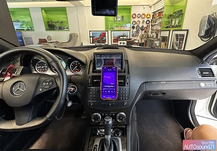벤츠 C클래스 C63 AMG 2009년식▶ 사제 카플레이 탈거, 헤드유닛에 직렬 외부 입력 생성 후 블루투스 리시버를 장착합니다. / 서울 마포구