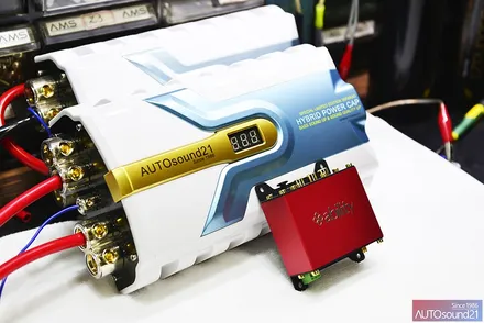 페라리 캘리포니아 2010년식▶ HYBRID POWER CAP 30F 제품과 ABILITY 음질전용 블루투스를 장착하여 슈퍼카를 더욱 슈퍼카답게. / 서울 마포구 신수동