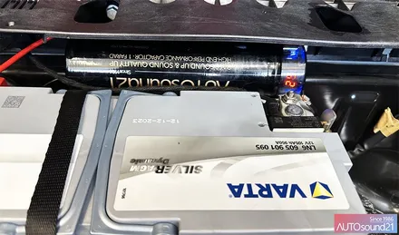 벤츠 S클래스 S550 2014년식▶ USB 포트만 있는 차량에 AUX를 생성하여 고음질 블루투스 리시버 + 헤드켑 장착합니다. / 서울 마포구