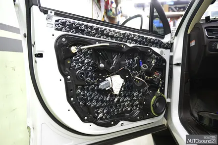 폭스바겐 투아렉 2012년식▶ 소닉디자인 SD130E4 + 하이브리드 파워켑 30F + 비위드 RT-1 블루투스 장착으로 가성비 튜닝하기. / 서울 마포구 신수동