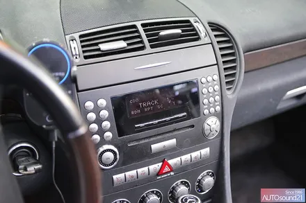 벤츠 SLK350 AMG 2005년식▶ 시디는 그만, Hi-Fi Bluetooth 제품과 Sound UP Headcap으로 새로운 사운드를. / 서울 마포구 신수동