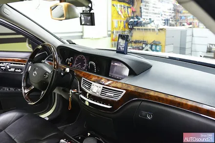 벤츠 S500 2006년식▶ 벤츠 S클래스 차량에 차량용 블루투스 리시버와 SOUND UP HEADCAP을 설치합니다. / 서울 마포구 신수동