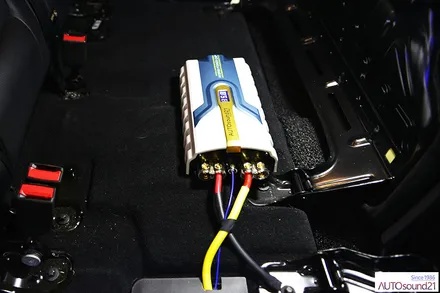 벤츠 GLE 250d 2019년식▶ 차량 전용 USB to AUX 생성기+ 하이브리드파워켑 30페럿을 장착합니다. / 서울 마포구 신수동