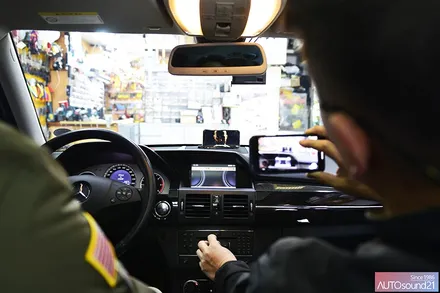 벤츠 GLK 220d 2012년식▶ AUX 개조 및 음질전용 블루투스, 사운드업 헤드켑을 장착하였으며 사운드에 매우 놀라셨습니다. / 서울 마포구 신수동