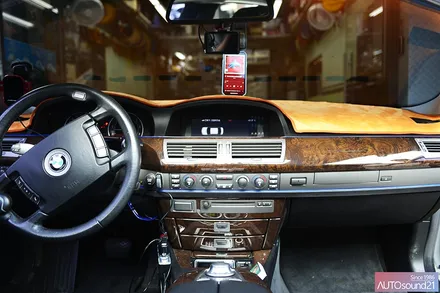 BMW 7시리즈 735Li 2005년식▶ AUX 개조 및 음질전용 블루투스 및 헤드켑 작업. / 서울 마포구 신수동
