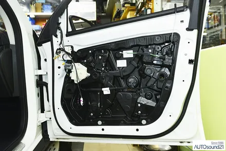 벤츠 GLC 350e 2019년식▶ 최고급 HAND-MADE 스피커 DATASAT 3인치, 1인치 스피커를 장착하고 사운드업 헤드켑으로 음압향상합니다. / 서울 마포구 신수동