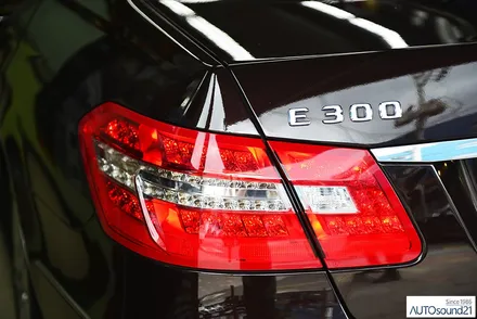 벤츠 E클래스 E300 2011년식▶ All New 사운드업 헤드켑과 고음질 음질전용 블루투스를 설치하여 차량에서 영화관같은 사운드를 청취하세요. / 서울 마포구 신수동