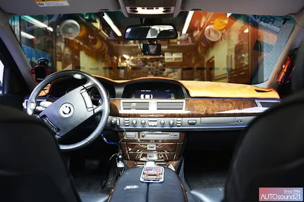 BMW 7시리즈 735Li 2005년식▶ AUX 개조 및 음질전용 블루투스 및 헤드켑 작업. / 서울 마포구 신수동