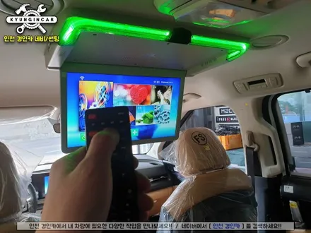 신형카니발 천정모니터
