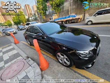 벤츠e클래스 전면썬팅 레인보우V90 윈도필름 인천경인카 틴팅시공