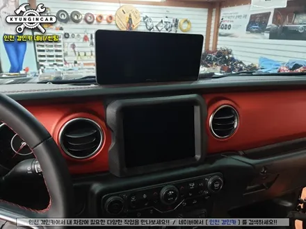 Jeep 루비콘 올뉴글래디에디터 M2C-8800 카블릿 와이드 안드로이드 모니터 장착!!