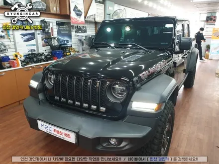 Jeep 루비콘 올뉴글래디에디터 M2C-8800 카블릿 와이드 안드로이드 모니터 장착!!