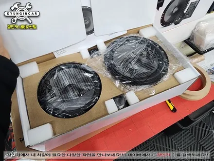 코란도스포츠 카나로 X-plus 안드로이드 올인원과 JBL CS760C 스피커 장착했어요.
