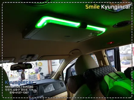 자녀를 위한 아빠의 선택! 더뉴카니발 비클시네마 레인보우 천정모니터 터치모니터 설치 / 인천 경인카