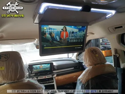 신형카니발 천정모니터