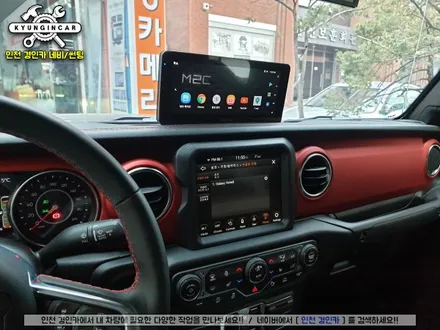 Jeep 루비콘 올뉴글래디에디터 M2C-8800 카블릿 와이드 안드로이드 모니터 장착!!