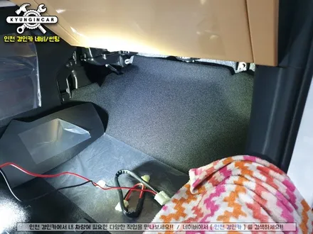 인천 쏘렌토 MQ4 레인보우 신차패키지V90 썬팅 블랙박스 시공