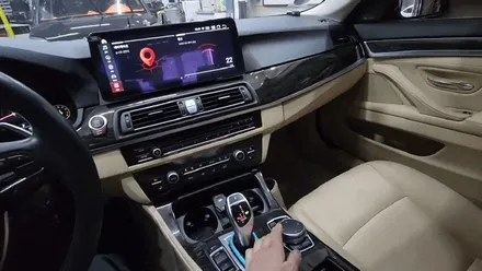 인천 BMW528i 12인치 안드로이드 올인원 (Navifly) 장착