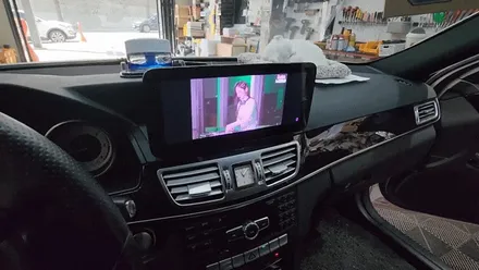 인천 벤츠 E클래스 10인치 안드로이드 올인원 NaviFly 차량용 내비게이션 설치