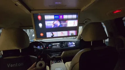 더뉴카니발 비클시네마 구형 천정모니터에 스마트TV 호매틱스 BOX Q 추가설치 연동했어요.