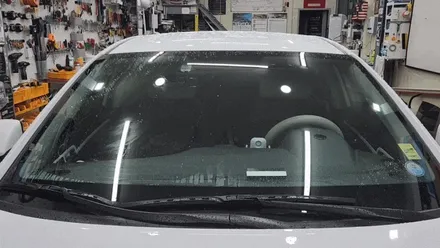 자동차 전면 앞유리 틴팅 세인트아모 아쿠아 아반떼AD 재시공